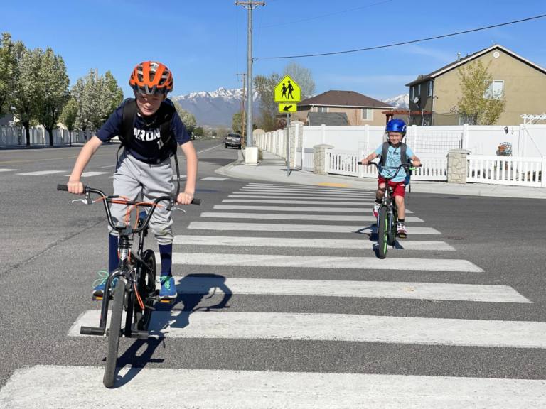 3 Things Crossing Guards Want You and Your Kids To Know - Safe Routes Utah